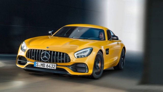 mercedes-amg-gt-000_1920x1600c.jpg