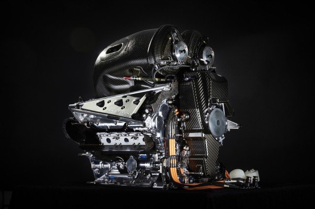 mercedes-amg-w07-2016-formula-one-car_100546763_m.jpg.e30c502d2b566796a0043a9836aefb83.jpg